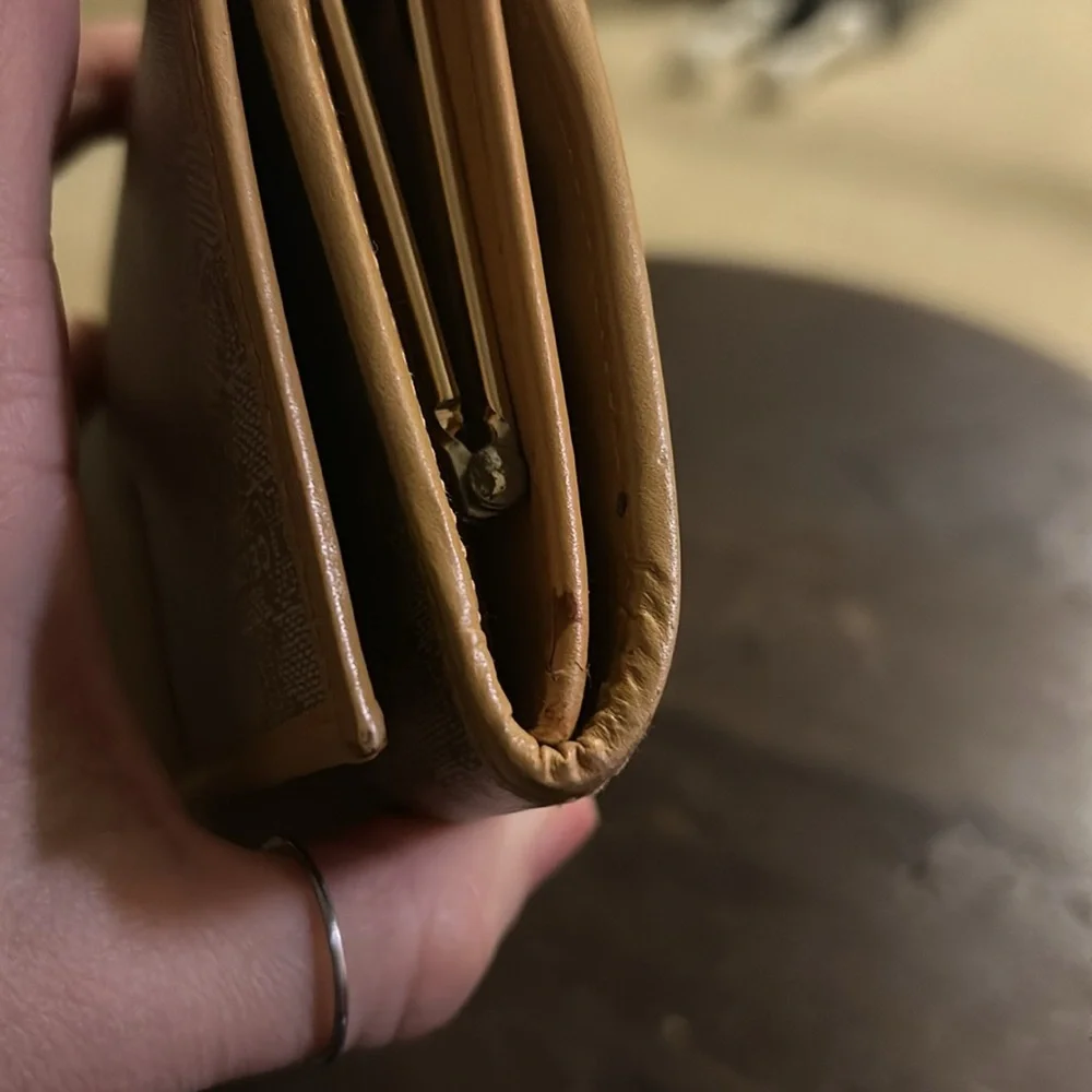 Authentic CELINE Kisslock vintage wallet Macadam Beige